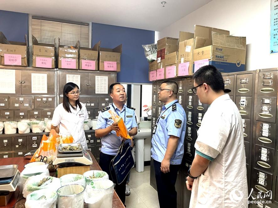 zoty中欧官网拧紧“宁静阀”福州怎样让老苍生用上定心药？(图3)